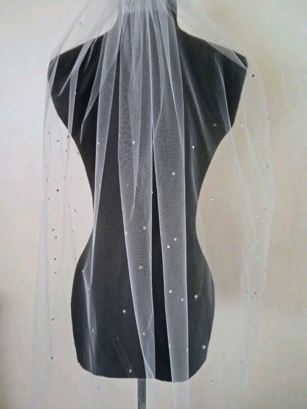 Crystal-Embellished Bridal Veil Fingertips Length With Comb- Ivory